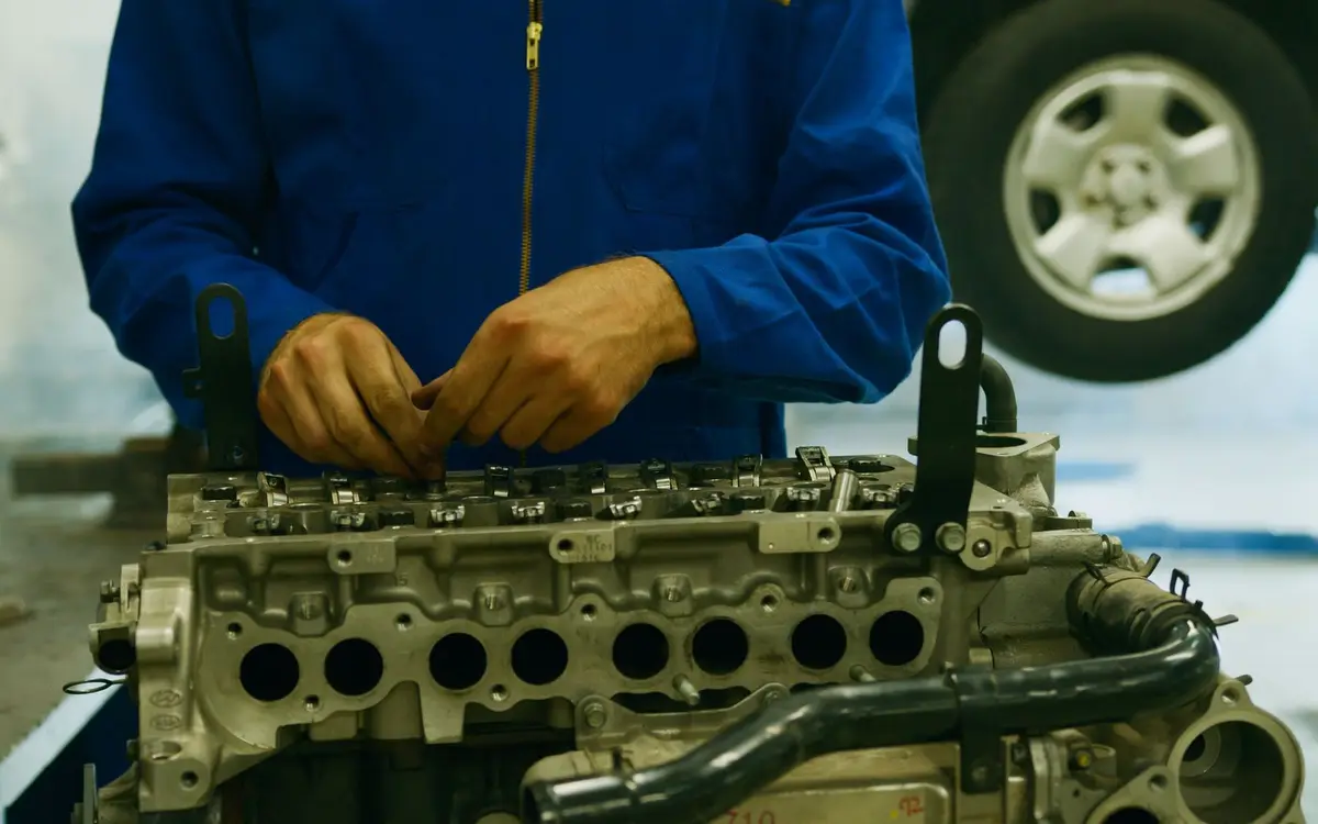 Diagnostic d'un organe moteur en atelier automobile