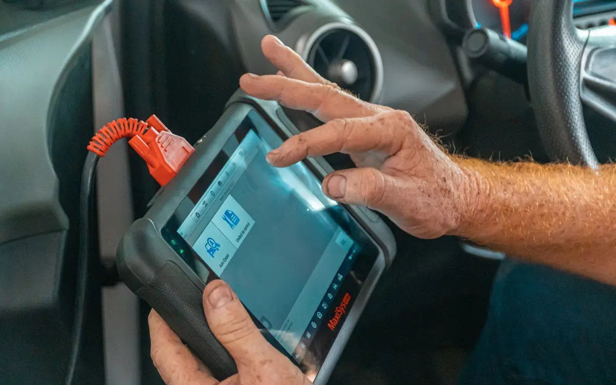 Contrôle électrique d'un véhicule à l'aide d'un appareil de mesure