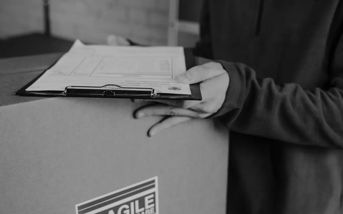 Préparation de colis au départ d'un entrepôt