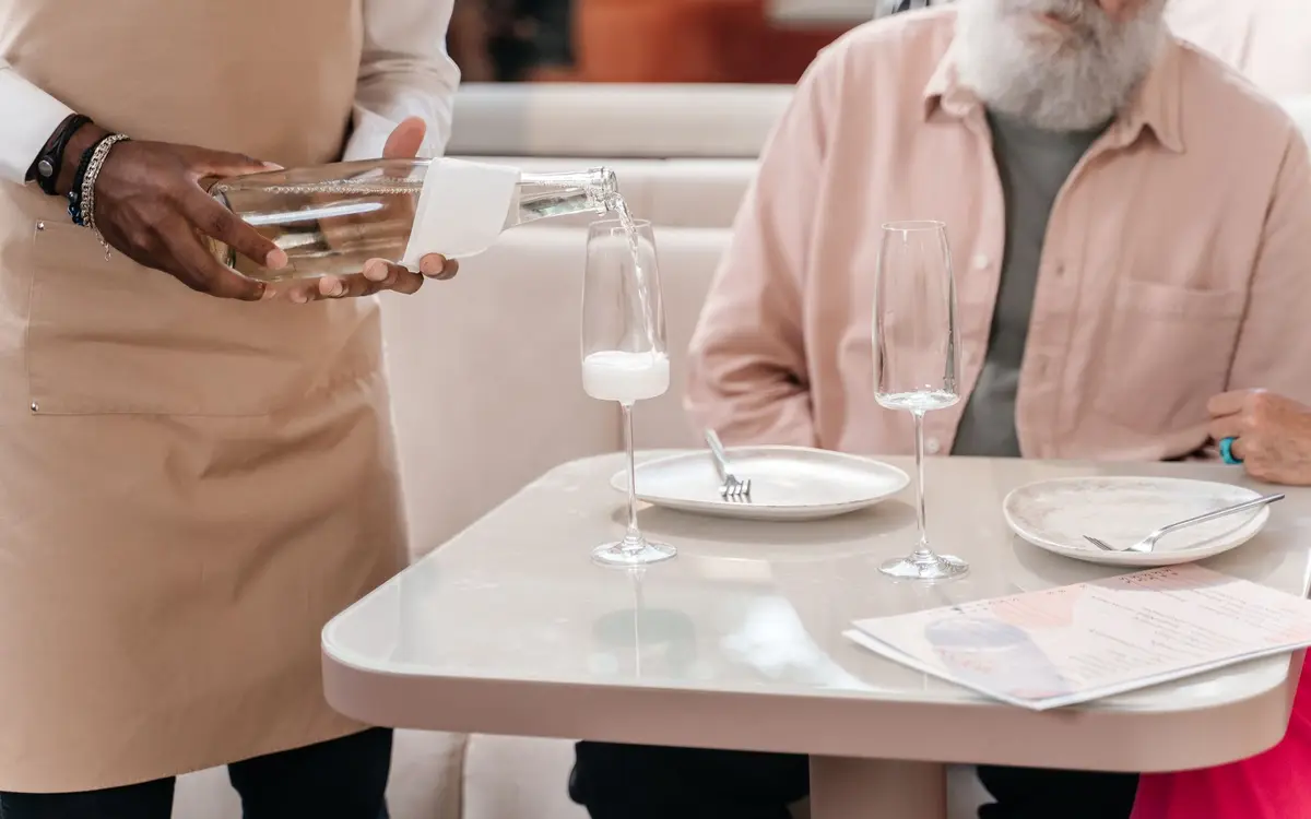 Service en salle dans un restaurant