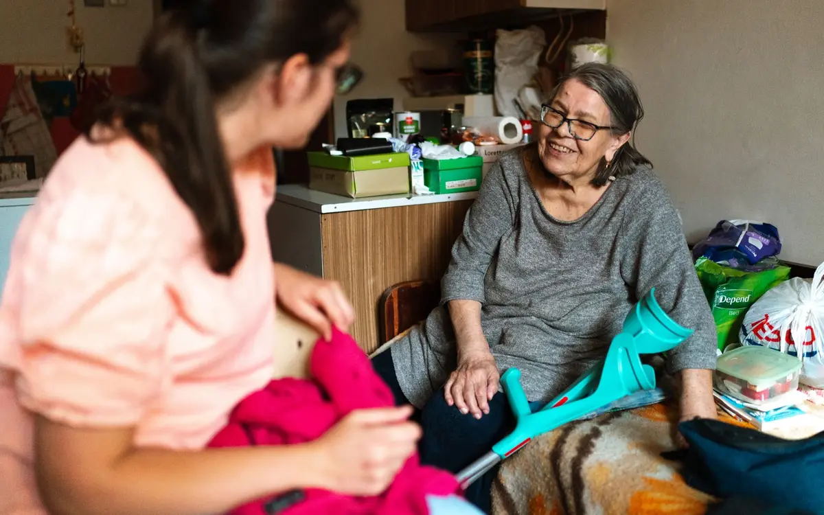 Accompagnement d'une personne âgée à son domicile