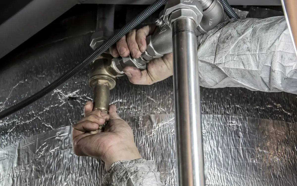 Raccordement de canalisations sur un chantier